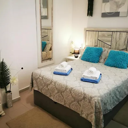 Maximo La Mata Apartment